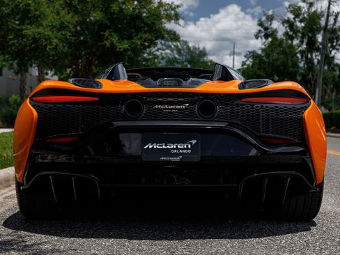 Used 2025 McLaren Artura Spider RWD image 13