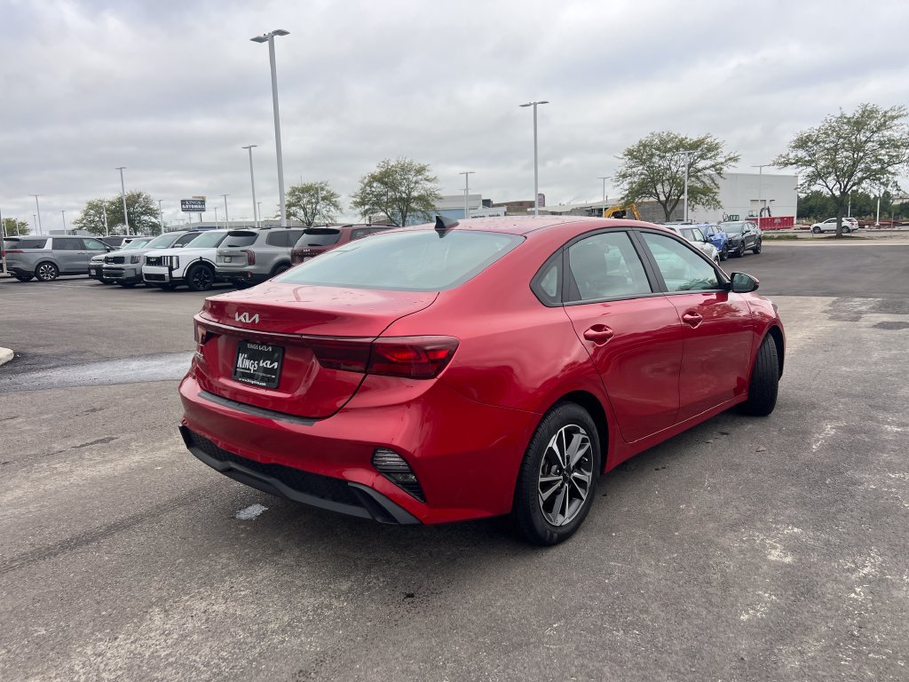 Certified 2023 Kia Forte LXS w/ LXS Technology Package FWD image 4
