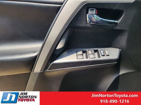 Used 2018 Toyota RAV4 XLE w/ Plus Extra Value Package FWD image 24