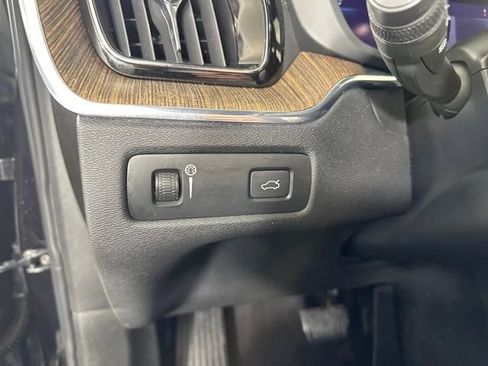 Used 2022 Volvo XC60 B6 Inscription w/ Advanced Package image 18