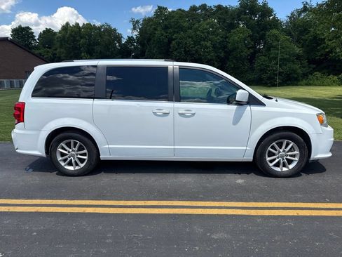 Used 2019 Dodge Grand Caravan SXT FWD image 8