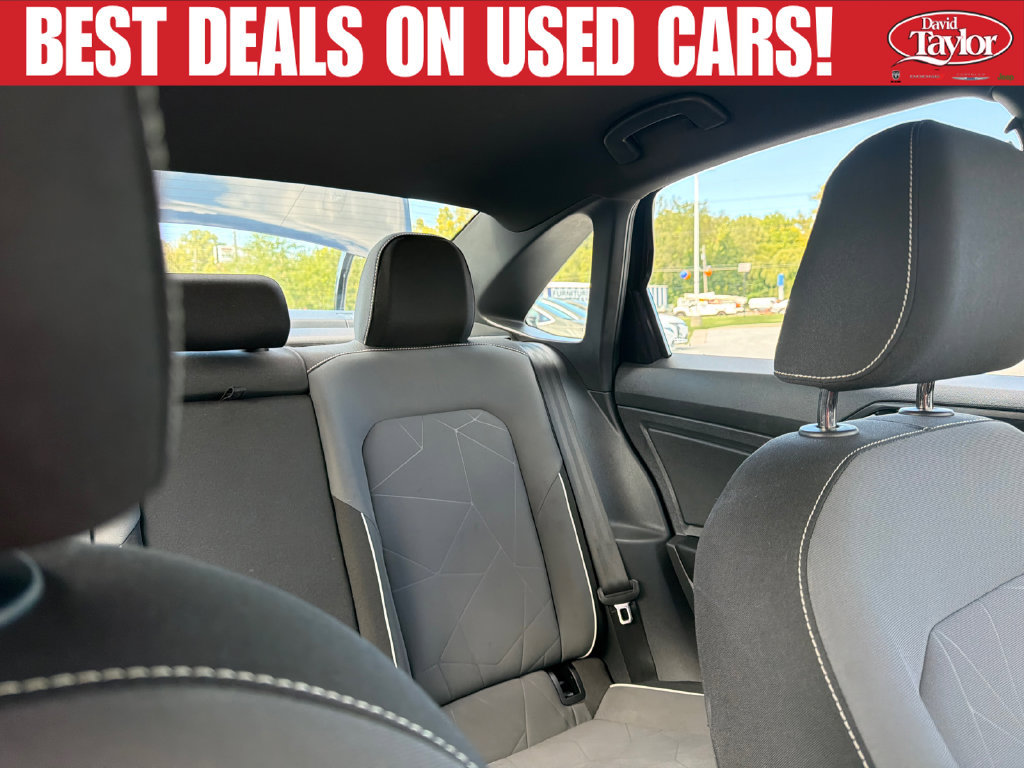 Used 2025 Volkswagen Jetta Sport FWD image 33