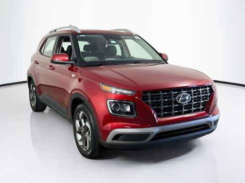 Used 2023 Hyundai Venue SEL w/ Cargo Package FWD image 3