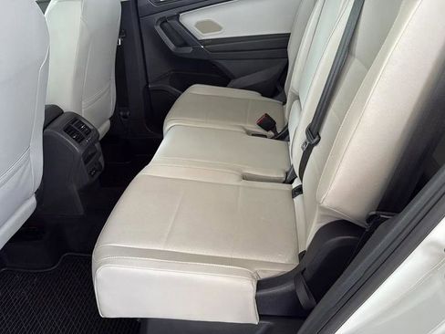 Used 2020 Volkswagen Tiguan SEL image 35