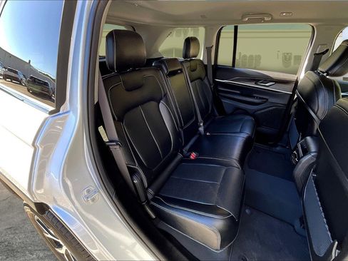 Certified 2023 Jeep Grand Cherokee Limited image 23