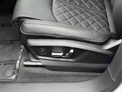 New 2026 Audi SQ8 Premium Plus AWD/4WD image 22