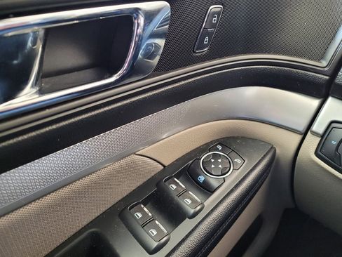 Used 2018 Ford Explorer 4WD image 27