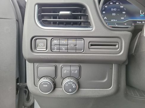 Used 2023 Chevrolet Tahoe LT w/ Luxury Package RWD image 18