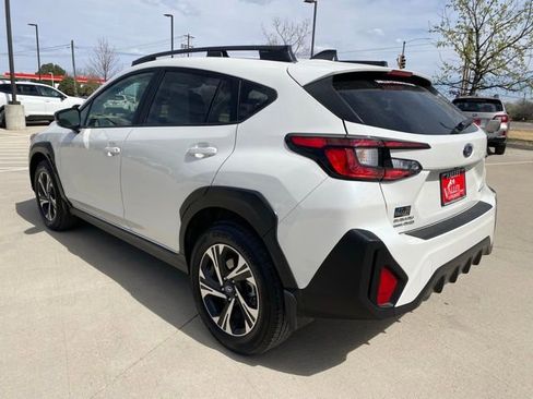 Used 2024 Subaru Crosstrek 2.0i Premium image 3