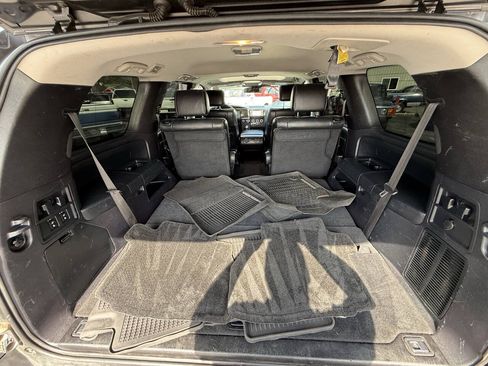 Used 2018 Toyota Sequoia TRD Sport AWD/4WD image 24
