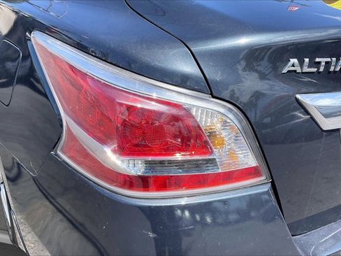 Used 2015 Nissan Altima 2.5 S w/ Power Driver Seat Package FWD image 30