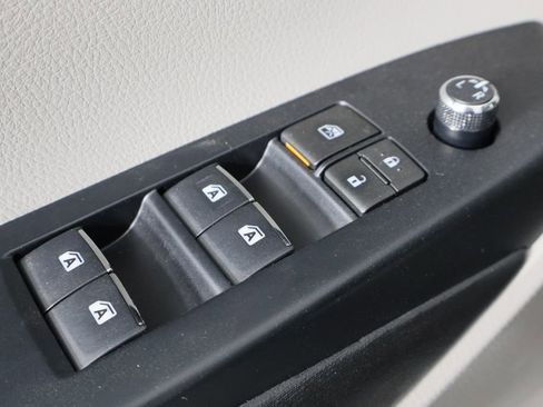 Used 2017 Toyota Highlander Limited image 22