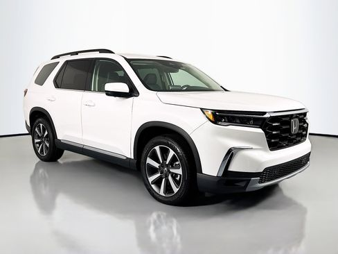 Certified 2023 Honda Pilot Elite image 3