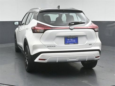 Used 2023 Nissan Kicks SR image 6