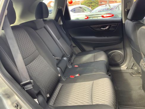 Used 2018 Nissan Rogue S image 14