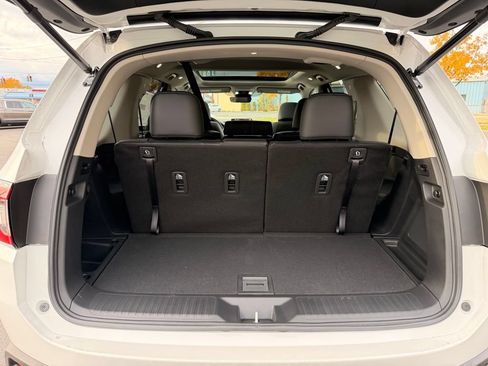 Used 2025 Honda Pilot Touring image 21