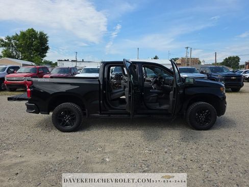 Used 2025 Chevrolet Silverado 1500 LT Trail Boss w/ LT Trail Boss Premium Package AWD/4WD image 47