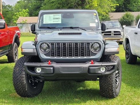 New 2026 Jeep Wrangler Unlimited Rubicon AWD/4WD image 3