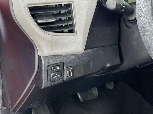 Used 2016 Toyota Corolla LE image 10