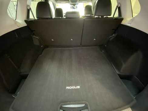 Used 2026 Nissan Rogue SL AWD/4WD image 28