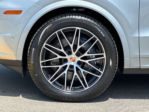 New 2026 Porsche Cayenne Coupe AWD/4WD image 44