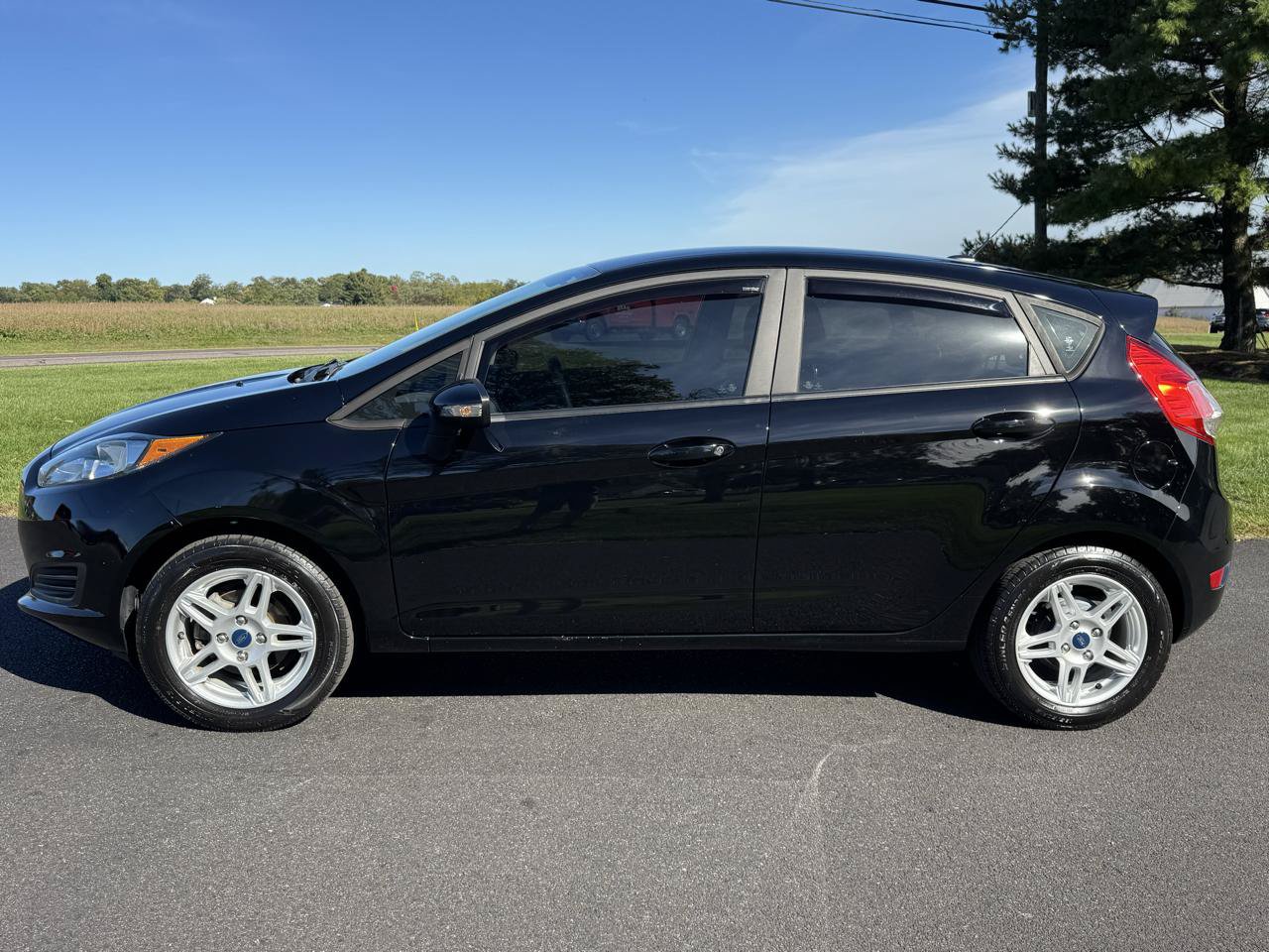 Used 2019 Ford Fiesta SE w/ Cold Weather Package FWD image 3