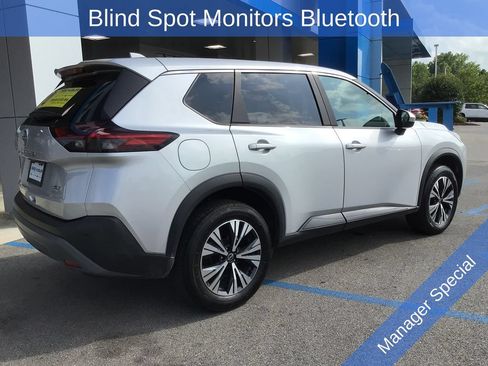 Used 2023 Nissan Rogue SV FWD image 6
