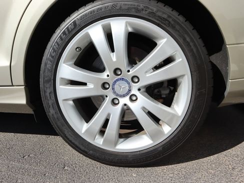 Used 2011 Mercedes-Benz C 300 Sedan image 18