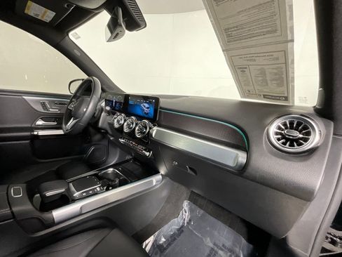 Used 2022 Mercedes-Benz GLB 250 image 22