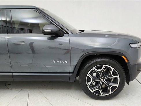 Used 2025 Rivian R1T Adventure image 7