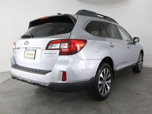 Used 2017 Subaru Outback 2.5i Limited AWD/4WD image 9