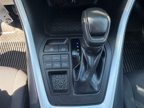 Used 2019 Toyota RAV4 LE w/ All Weather Liner Package image 19