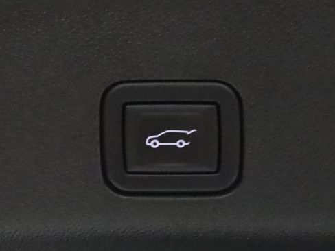 Used 2025 Cadillac Escalade V image 9