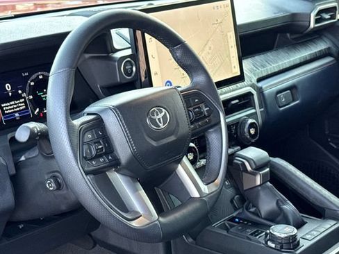 Used 2025 Toyota 4Runner Platinum AWD/4WD image 19