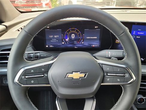 New 2025 Chevrolet Traverse LT image 27