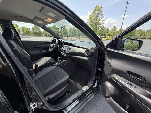 Used 2019 Nissan Kicks S FWD image 18