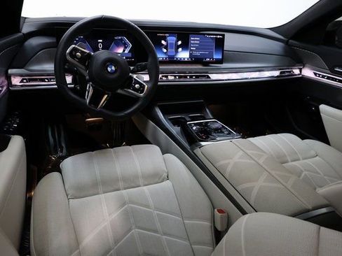 Used 2024 BMW 760i xDrive w/ Executive Package AWD/4WD image 82