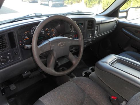 Used 2003 Chevrolet Silverado 2500 4x4 Extended Cab image 21