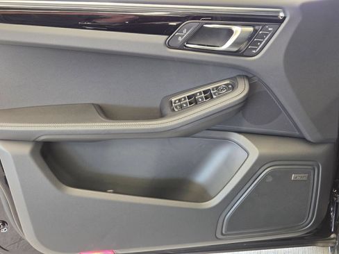 Certified 2026 Porsche Macan AWD/4WD image 14
