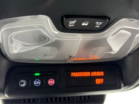 Used 2023 Chevrolet Colorado LT w/ LT Convenience Package II image 30