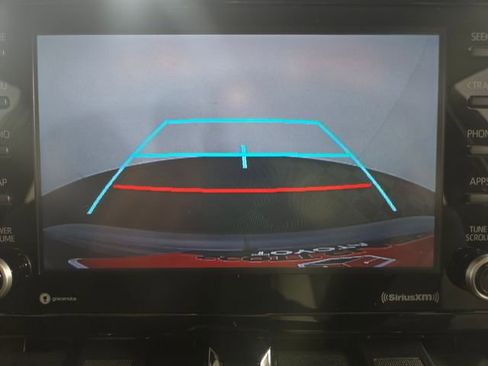 Used 2022 Toyota Corolla LE image 17