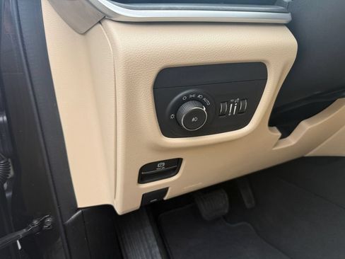 Used 2021 Jeep Grand Cherokee L Limited RWD image 18