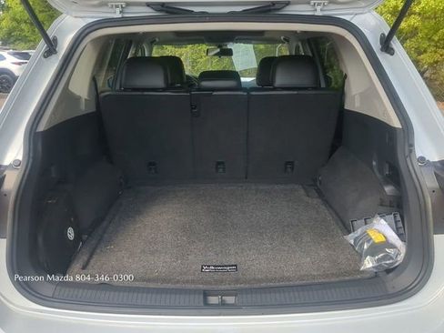 Used 2018 Volkswagen Tiguan SE w/ Panoramic Sunroof Package AWD/4WD image 13