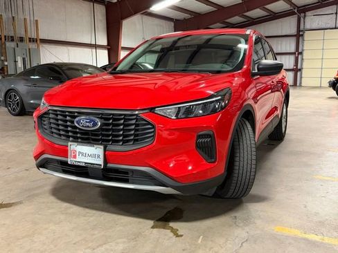Used 2024 Ford Escape Active FWD image 3
