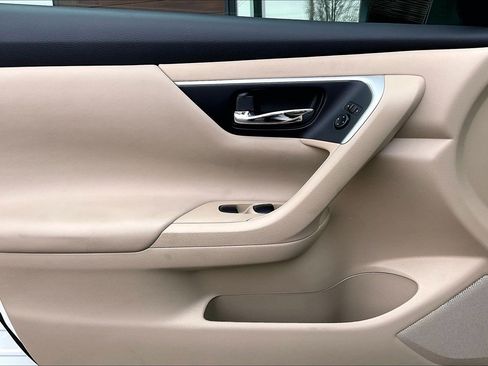 Used 2017 Nissan Altima 2.5 S w/ Power Driver Seat Package image 15