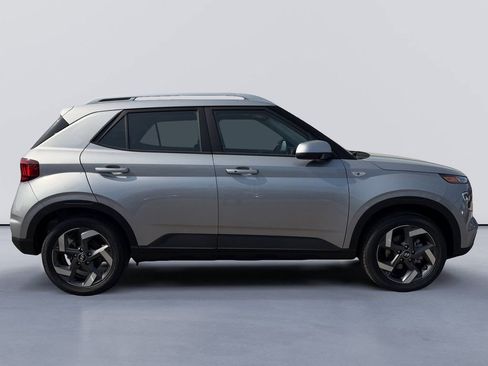 New 2026 Hyundai Venue SEL FWD image 2