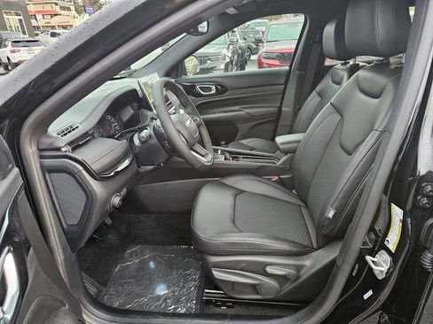 New 2026 Jeep Compass Latitude image 19