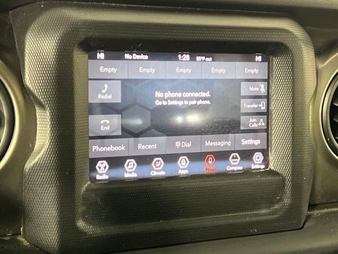 Used 2018 Jeep Wrangler Unlimited Sport S image 27