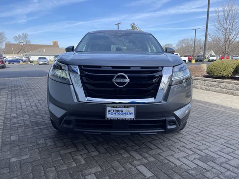 Used 2022 Nissan Pathfinder S w/ Cargo Package image 9