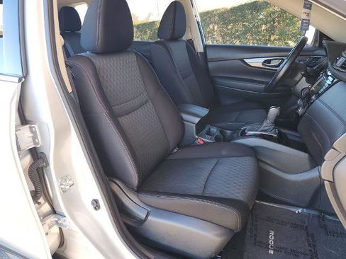 Certified 2020 Nissan Rogue SV image 15